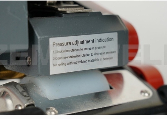HDPEポリ塩化ビニールEPDM 防音シートの溶接機、自動プラスチック熱いくさびの溶接工